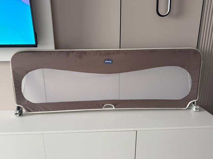 Защитный бортик для кровати Chicco