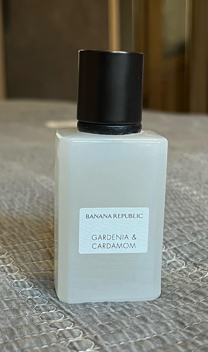 Парфюмерная вода Banana Republic Gardenia & Cardamom