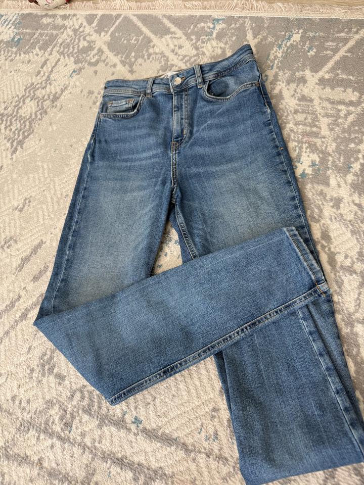 Джинсы Zara