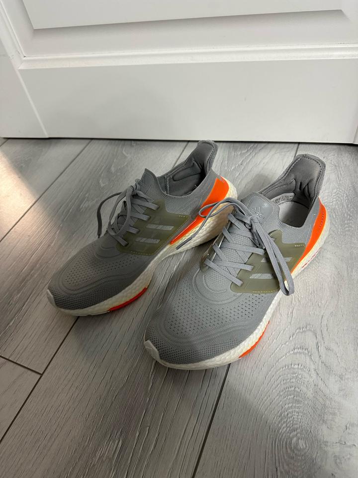 Кроссовки adidas