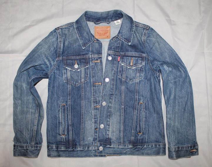 Levi's