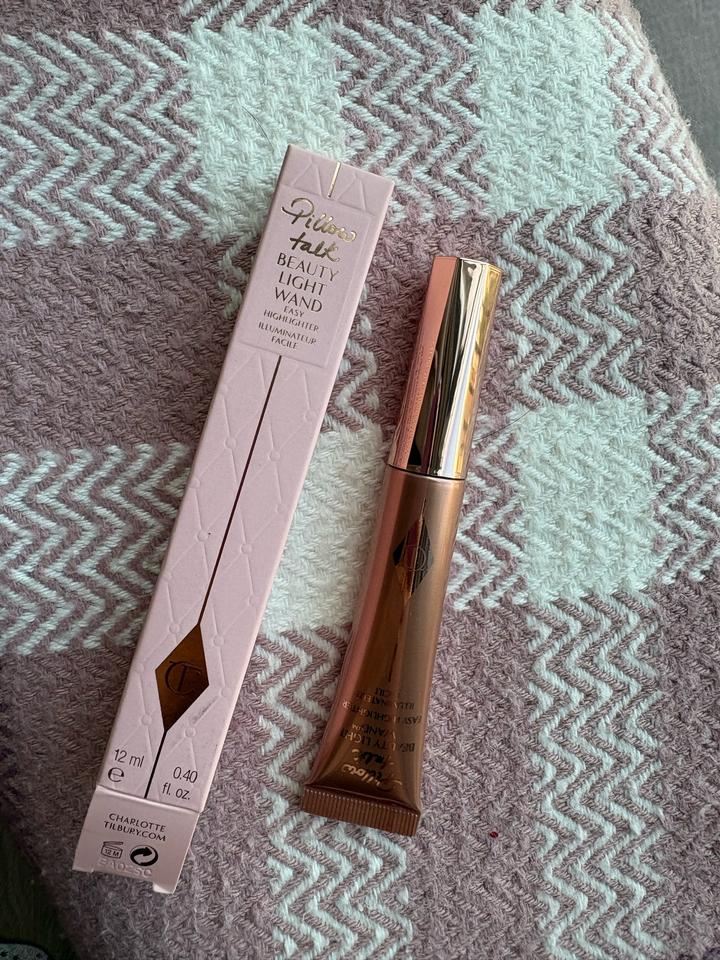 Charlotte Tilbury Beauty Light Wand Pillow Talk