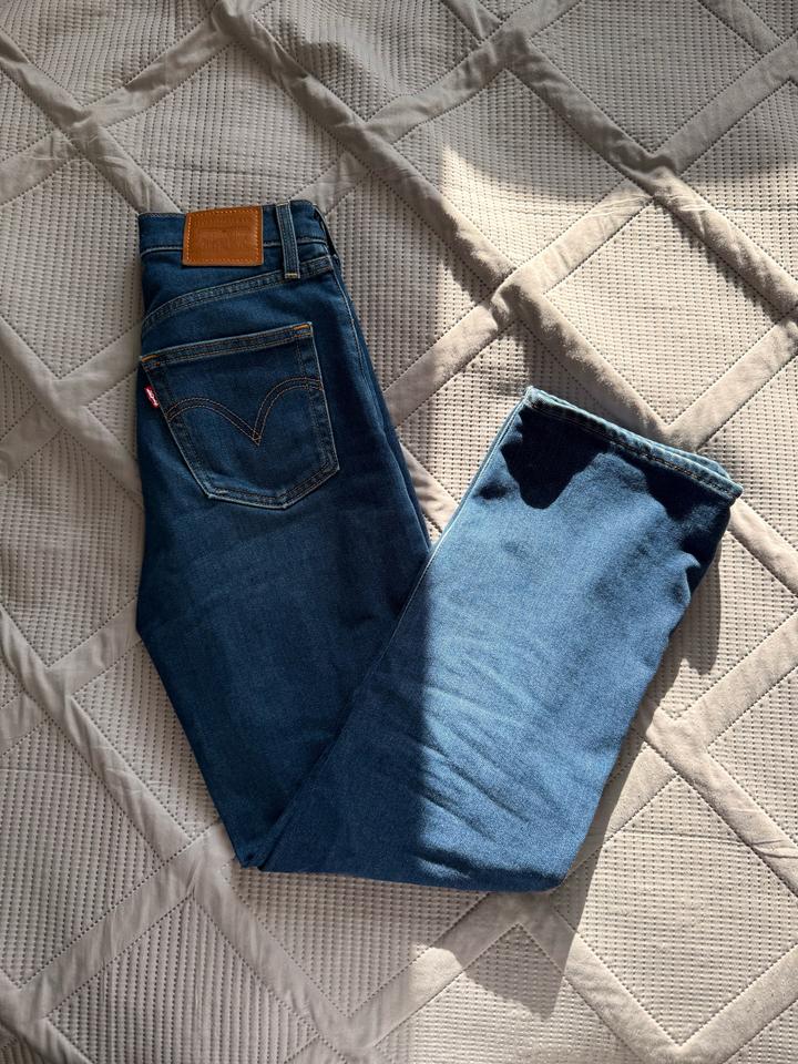 Levi's