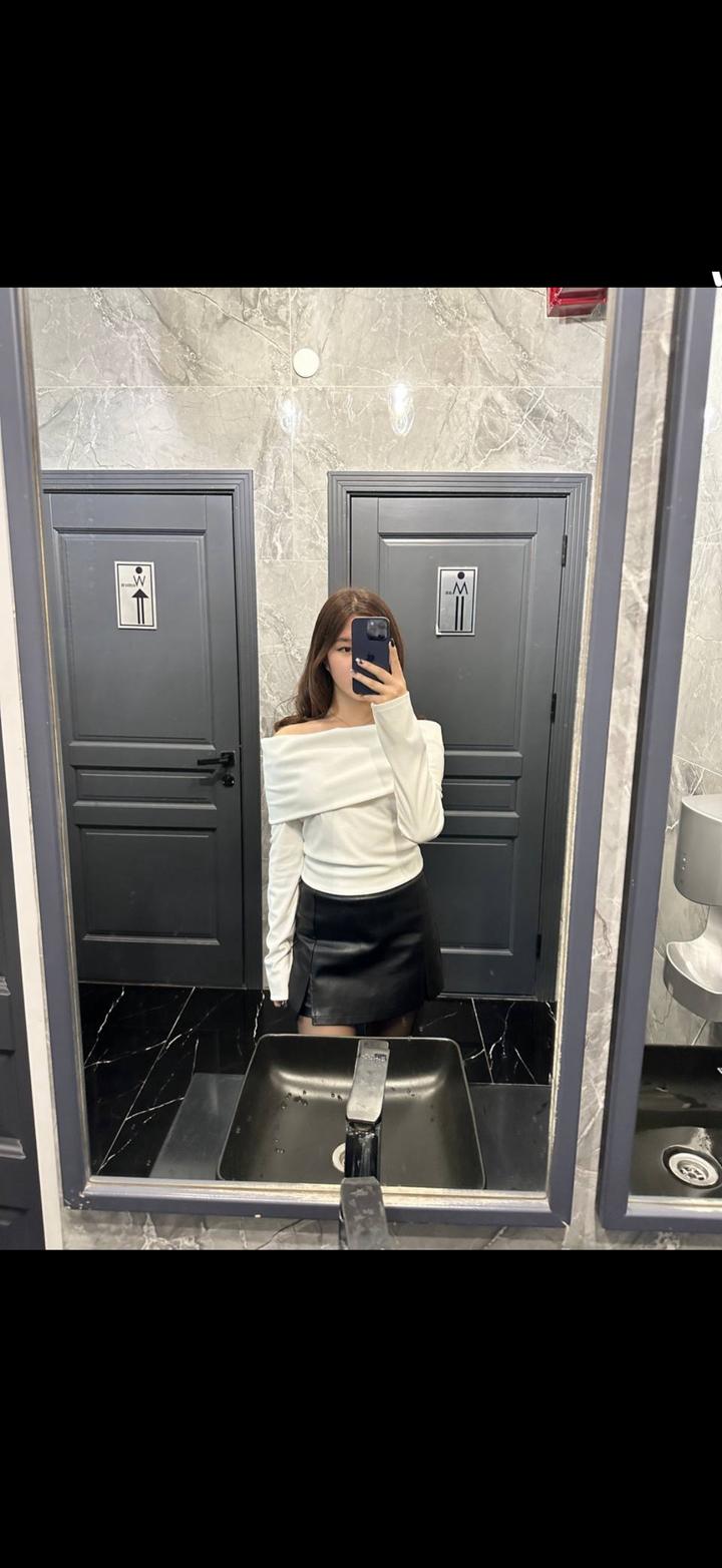 Лонгслив с открытыми плечами