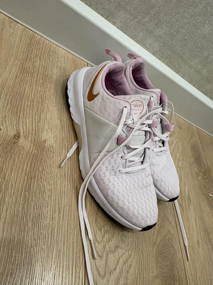 Кроссовки Nike