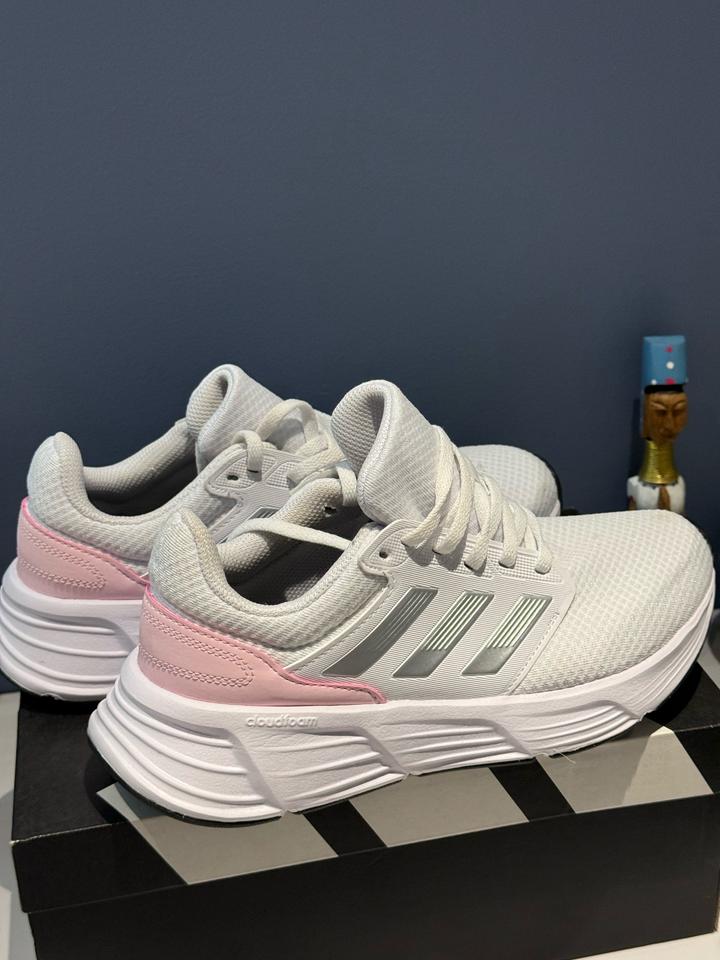 Кроссовки Adidas женские running белые с розовым