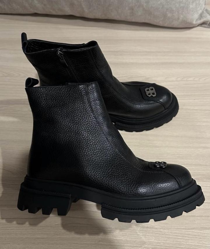Balenciaga Женские ботинки осенние натуралка