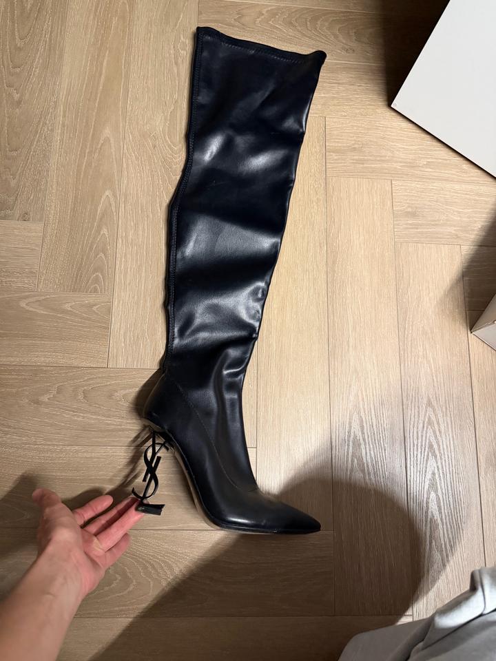 Yves Saint Laurent