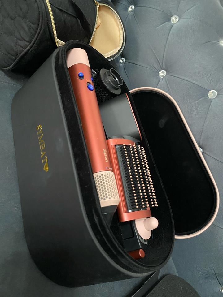 Стайлер Dyson гравировкой Symbat
