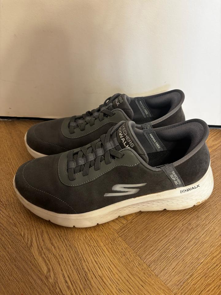 Skechers