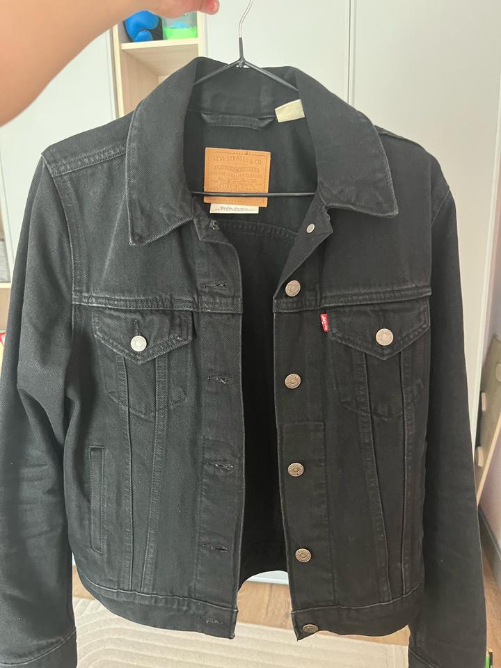 Levi's