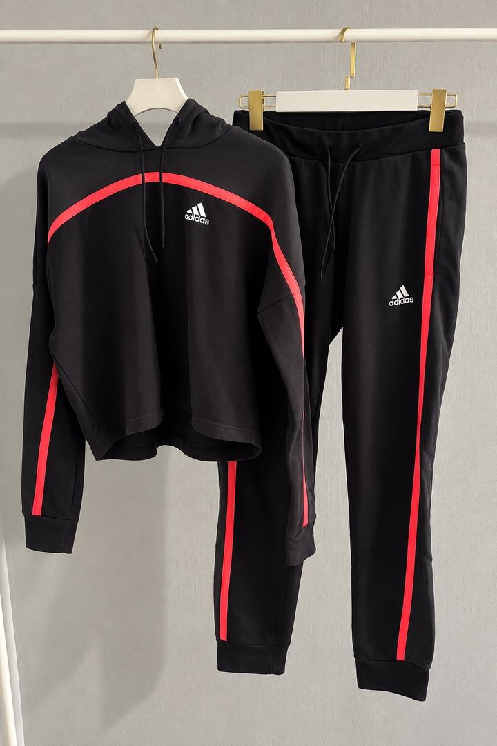 Спортивный костюм adidas
