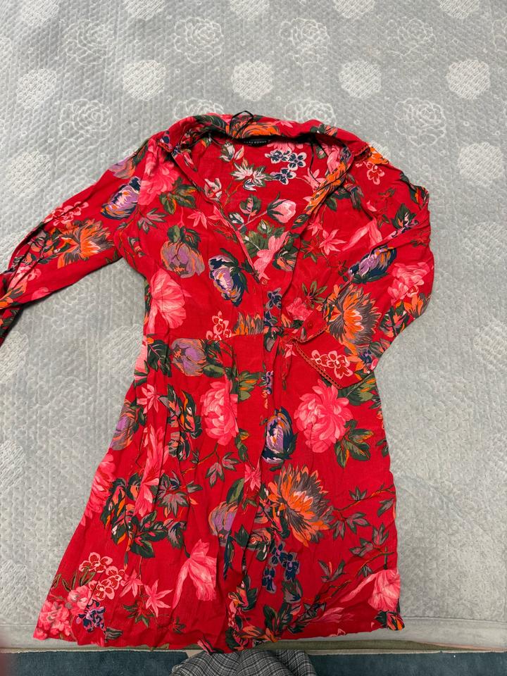 Платье ZARA WOMAN повседневное цветочное