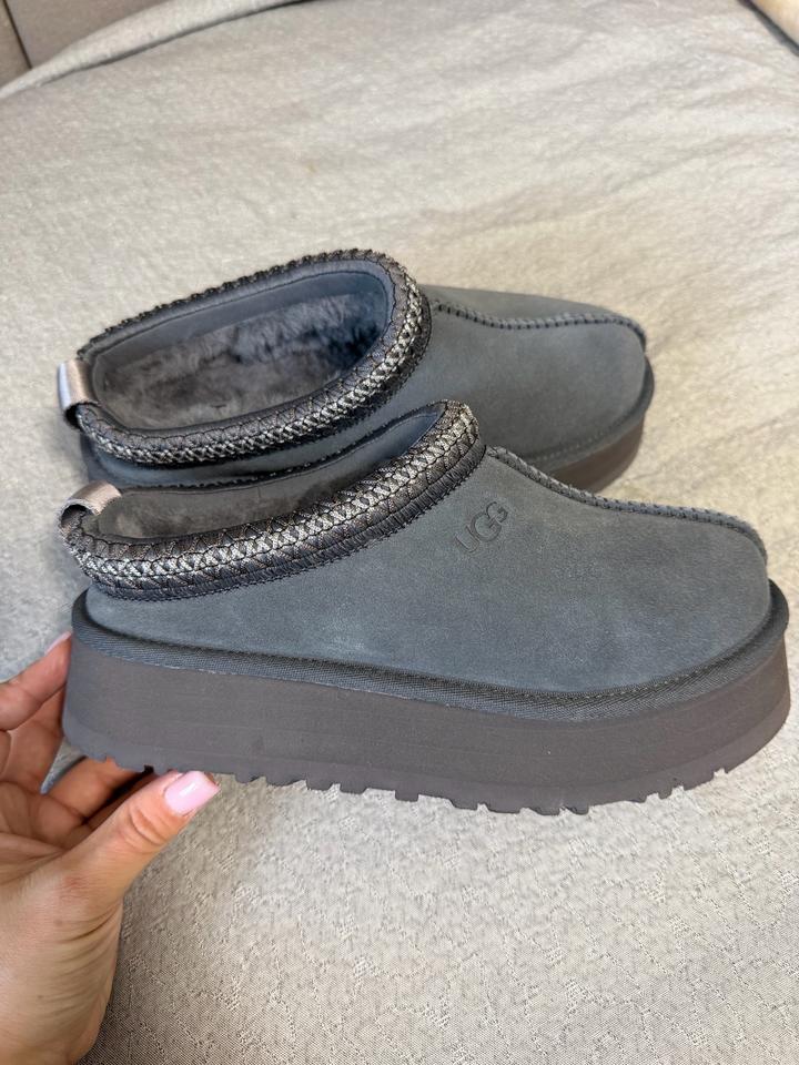 UGG