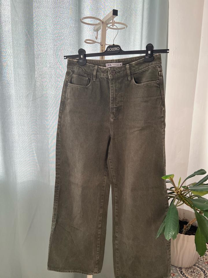 Zara Джинсы короткие клеш