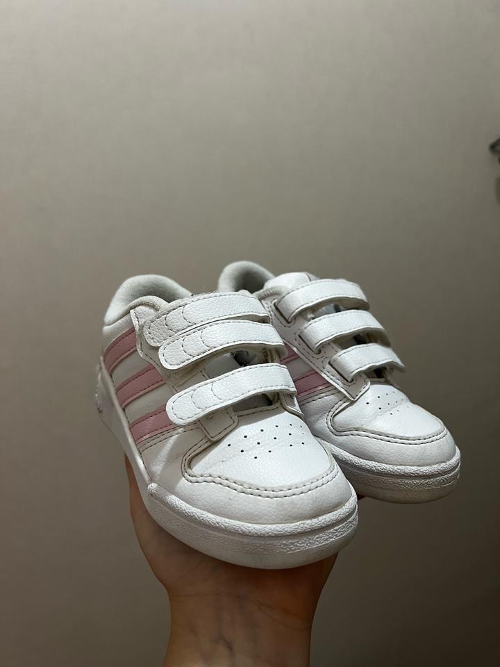 Кроссовки adidas