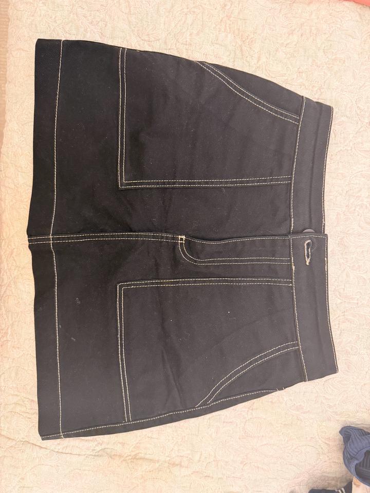 Черные юбки Zara