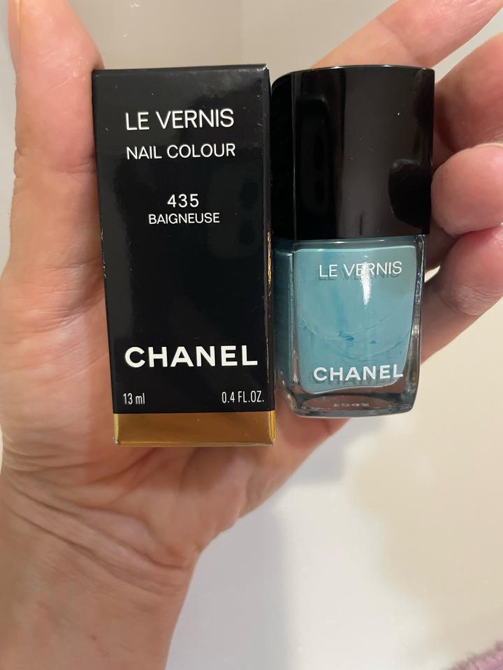 Лак для ногтей Chanel Le Vernis 435 Baigneuse