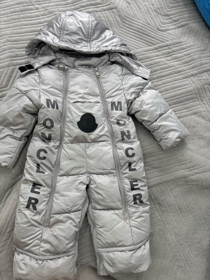 Зимний комбинезон Moncler