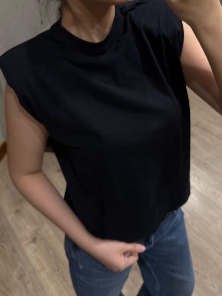 Черная футболка Zara