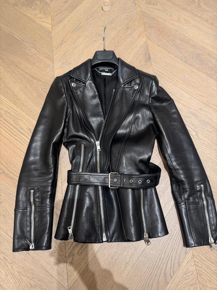 Кожаная куртка Alexander McQueen