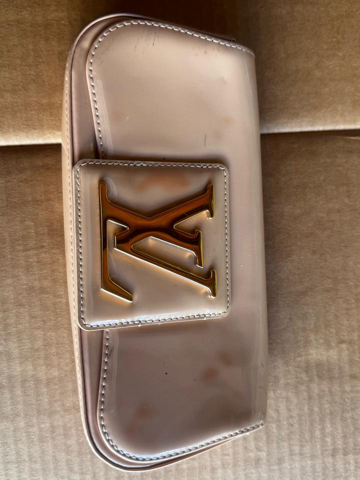 Louis Vuitton LV
