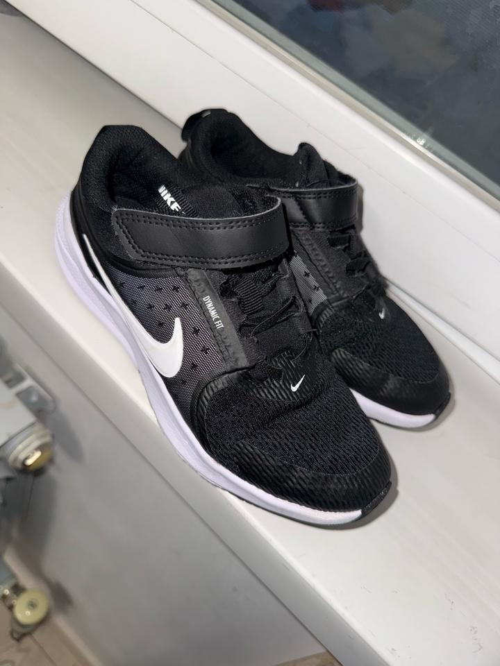 Кроссовки Nike