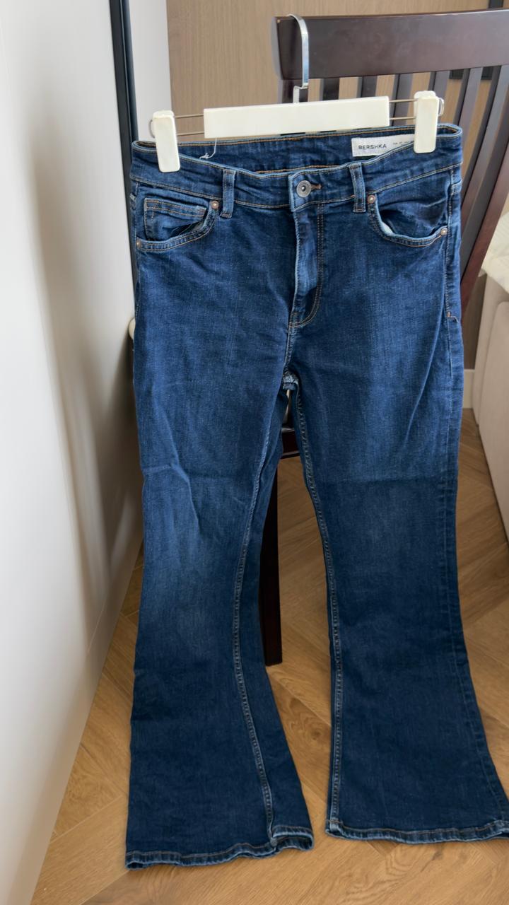 Джинсы BERSHKA