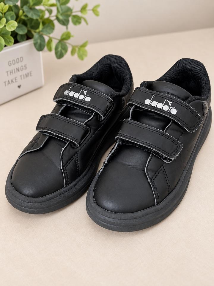 Diadora