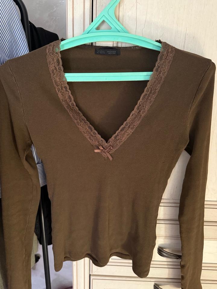 Лонгслив Zara с кружевом и бантом
