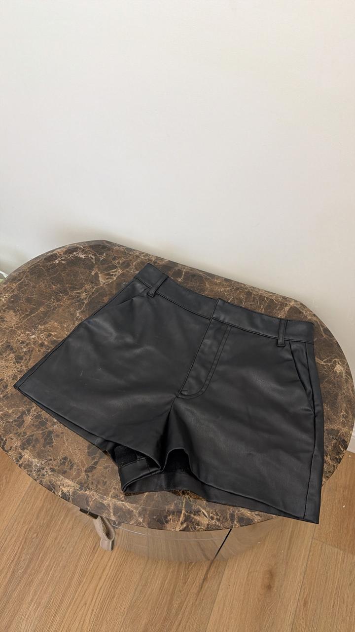 Кожаные шорты ZARA