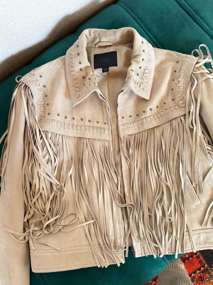 Куртка ZARA с бахромой