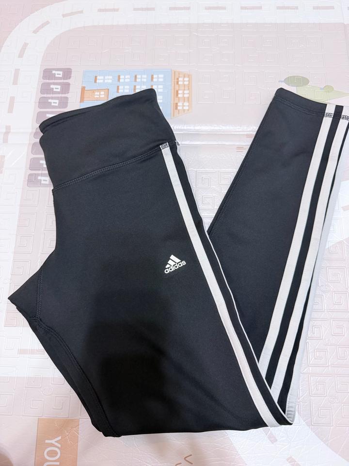 Спортивные леггинсы adidas