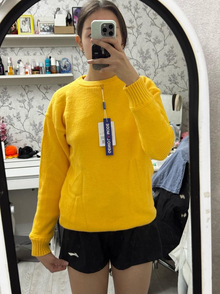 no brand желтый свитер
