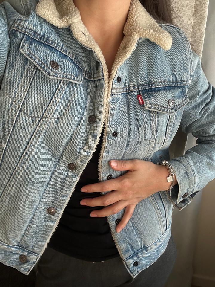 Levi's