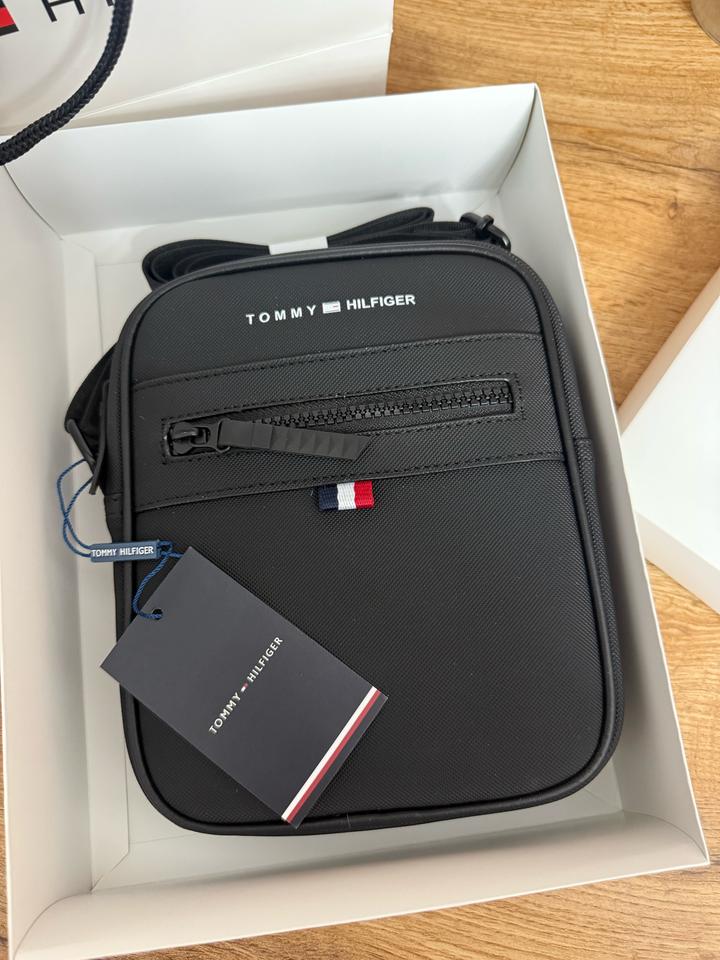 Tommy Hilfiger