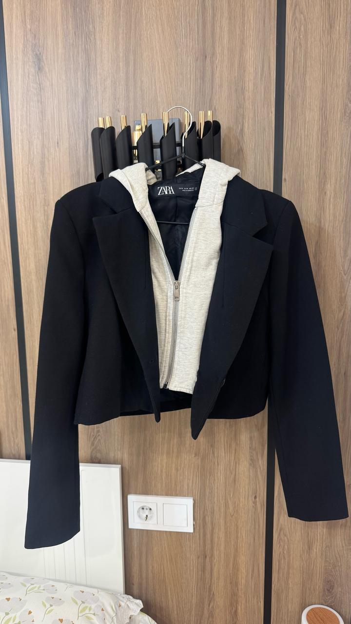 Укороченный жакет ZARA с капюшоном