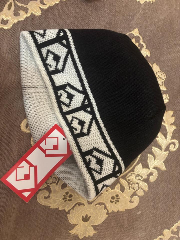 Шапка от b1sen
