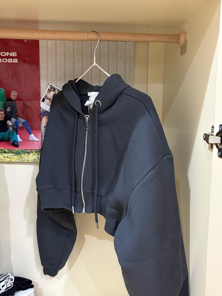Укороченное худи на молнии ZARA