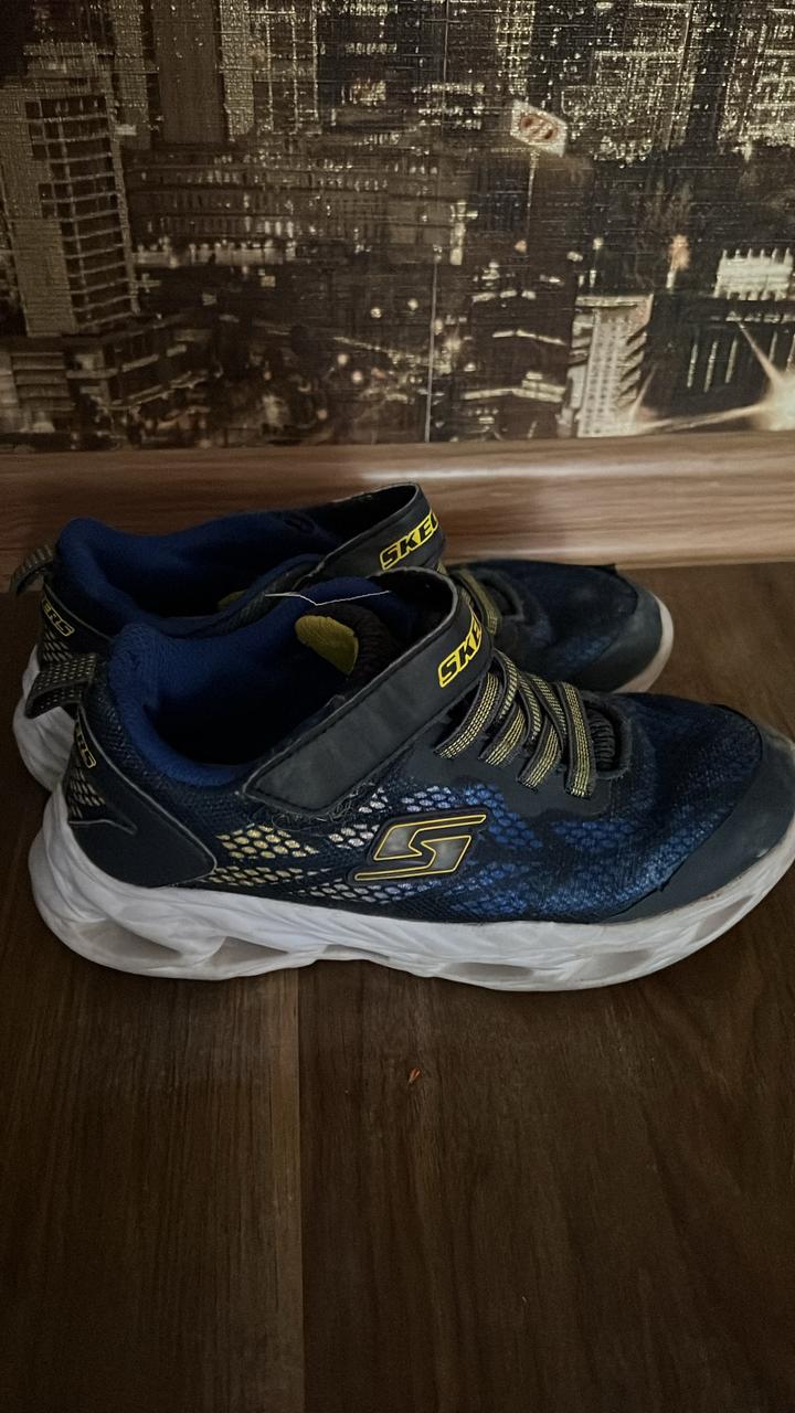 Skechers