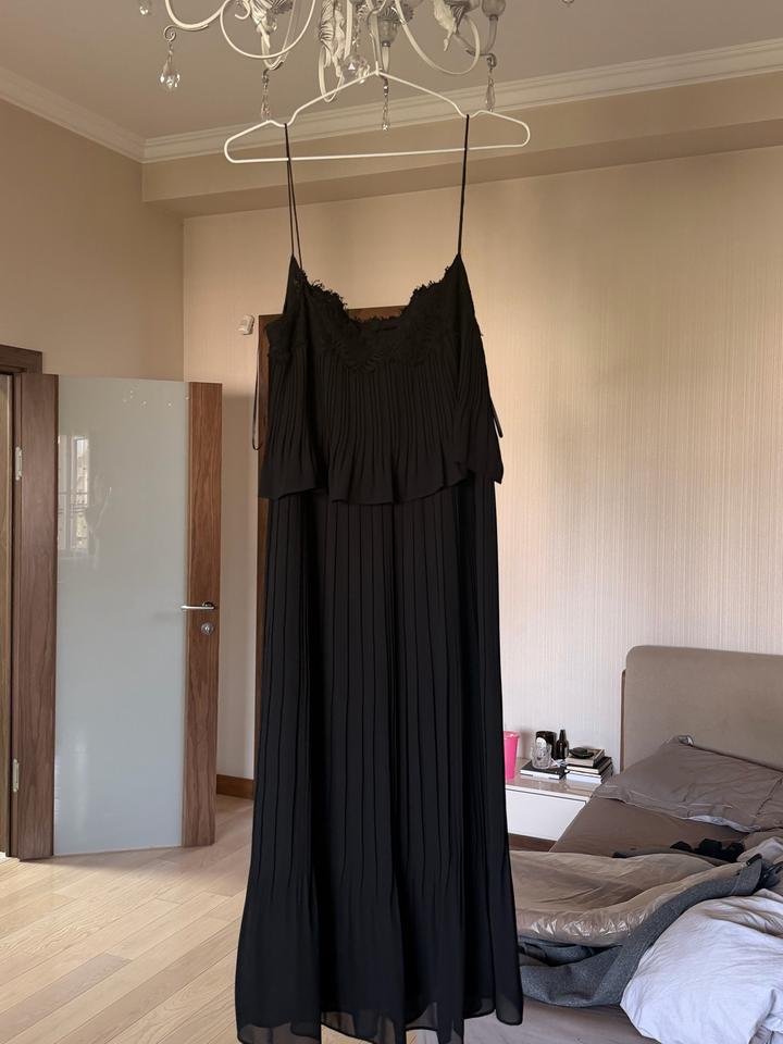 Плиссированное платье на бретелях Massimo dutti