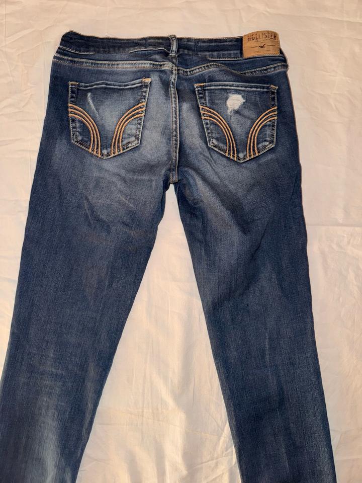 Джинсы Hollister