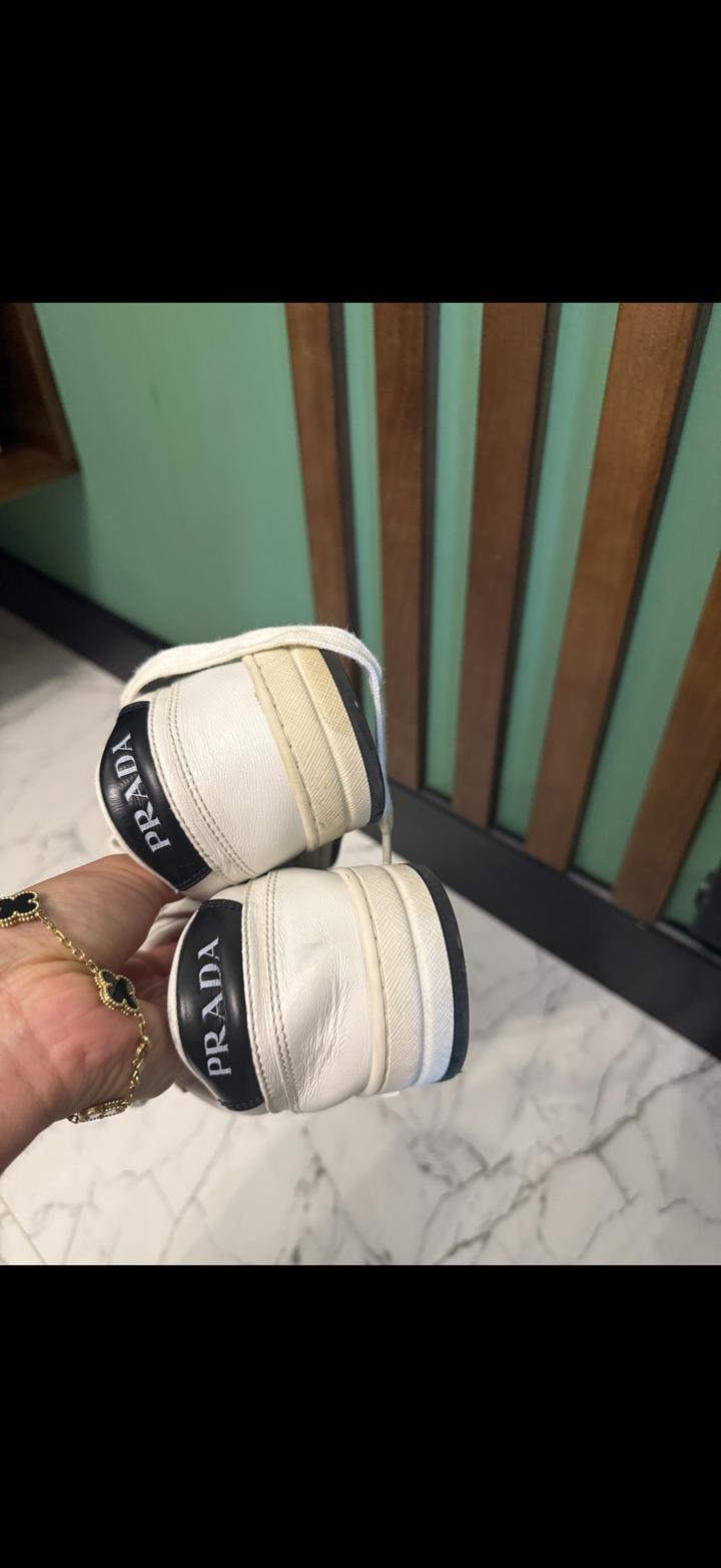 Кроссовки Prada