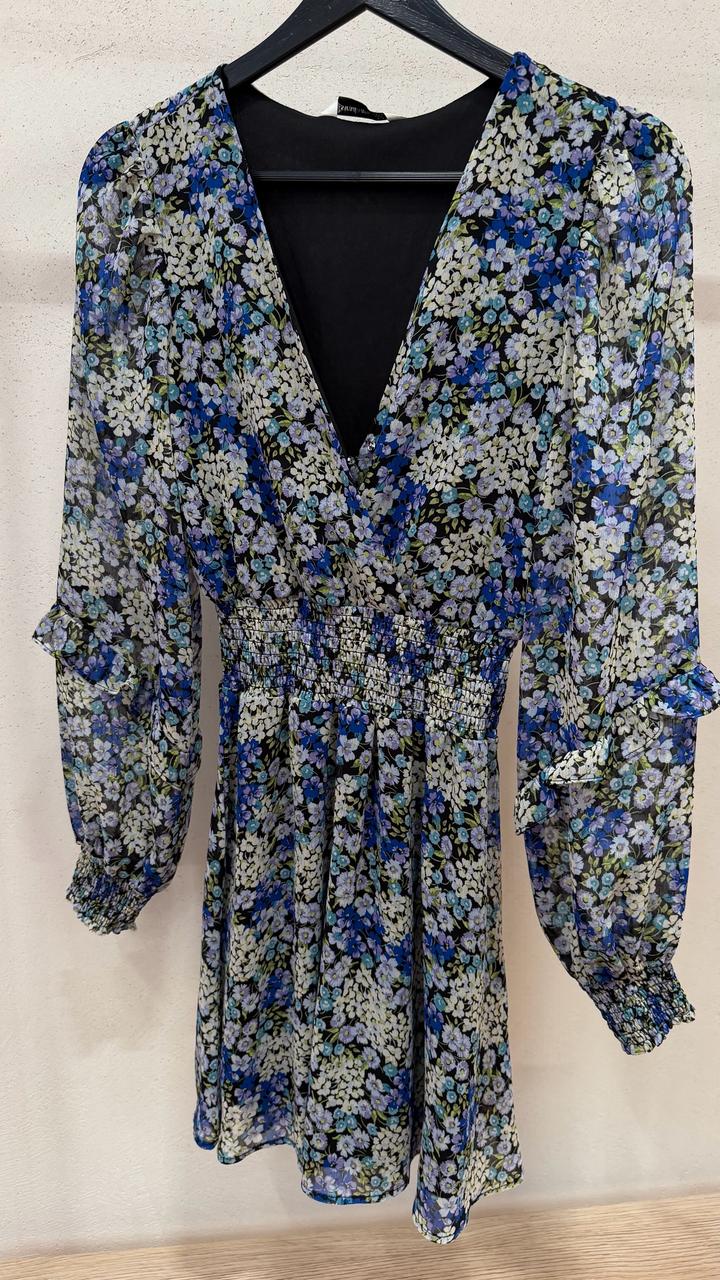 Stradivarius Платье