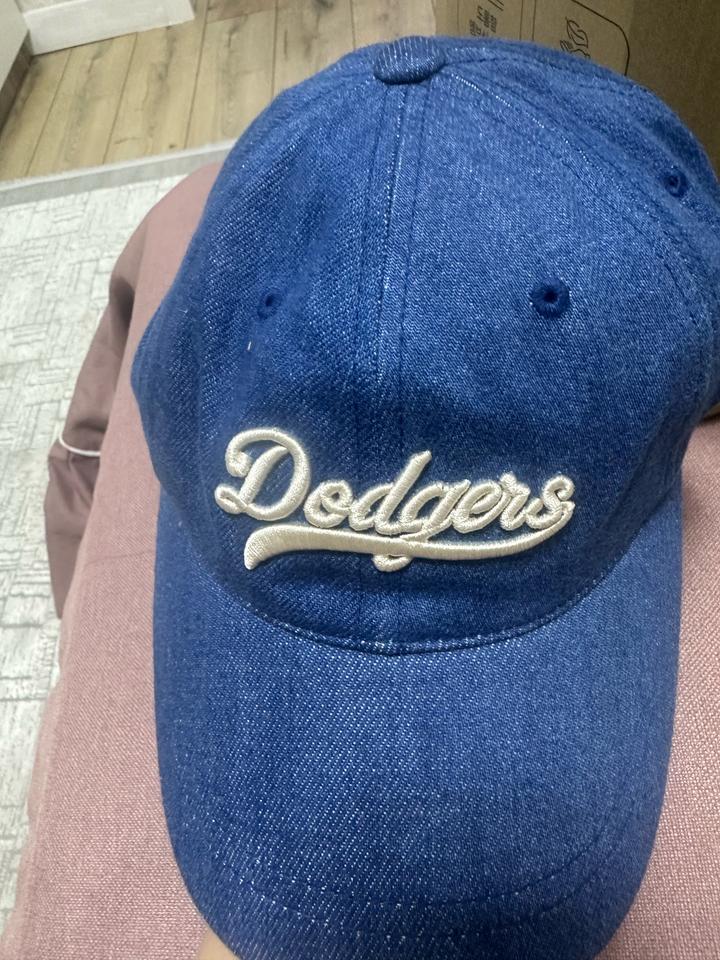 MLB