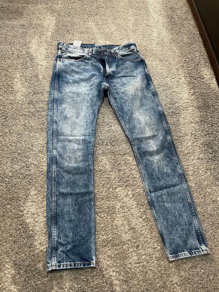 Levi's