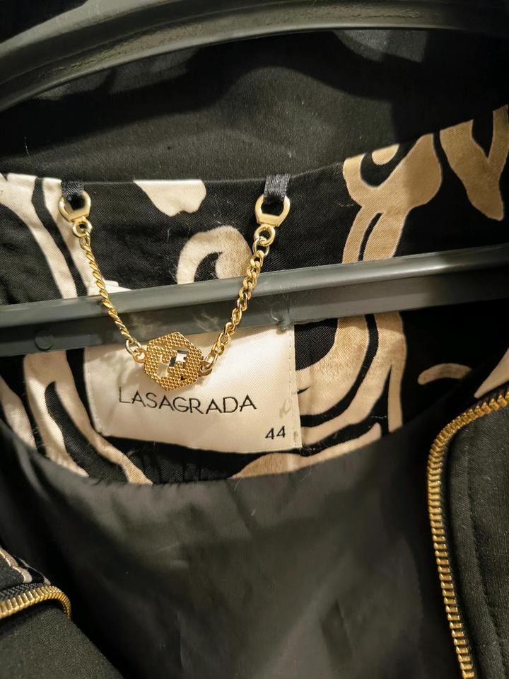 LASAGRADA