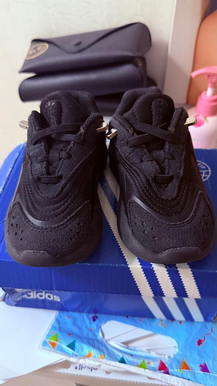 Кроссовки adidas