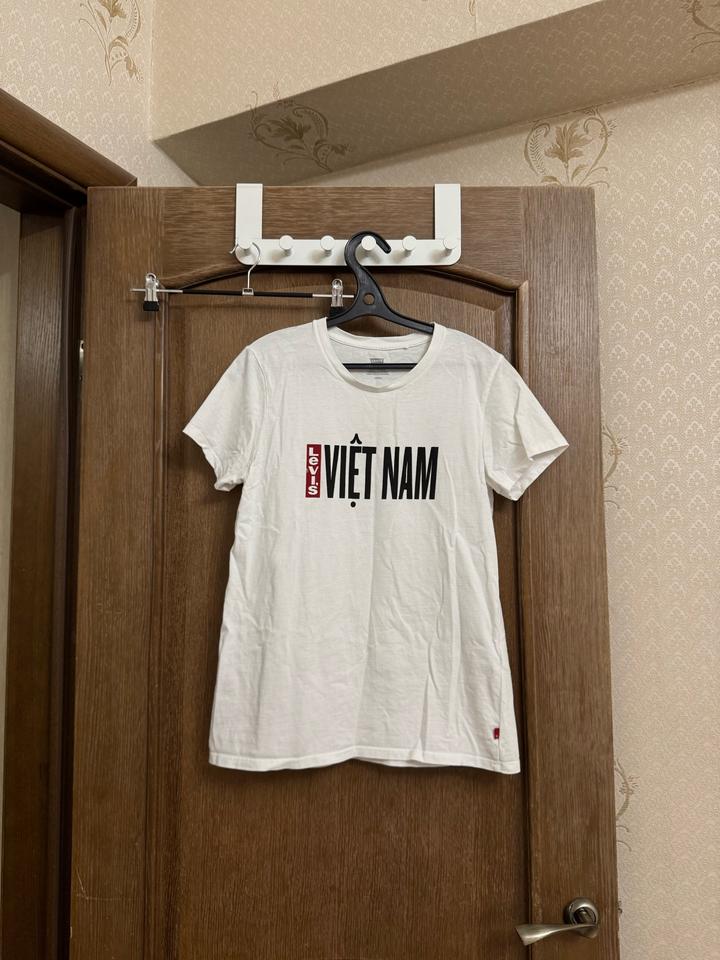 Levi's