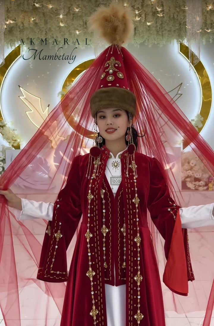 Национальный костюм с саукеле